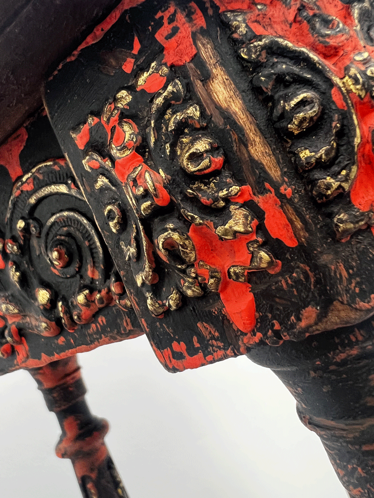 Meuble restauré avec peinture effet matière